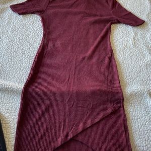 Short maroon bodycon dress